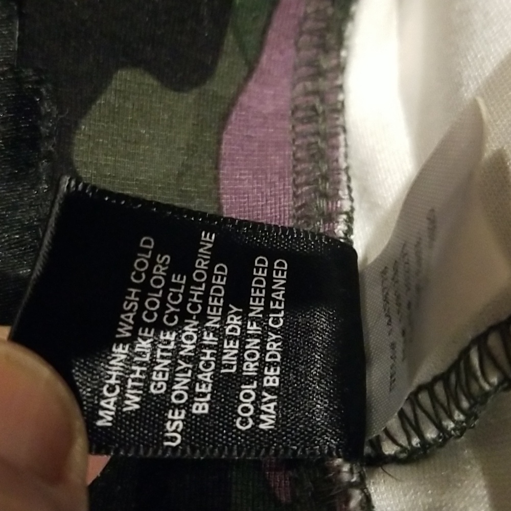 Torrid pixie sz 2R camo leggings like new - Picture 6 of 8